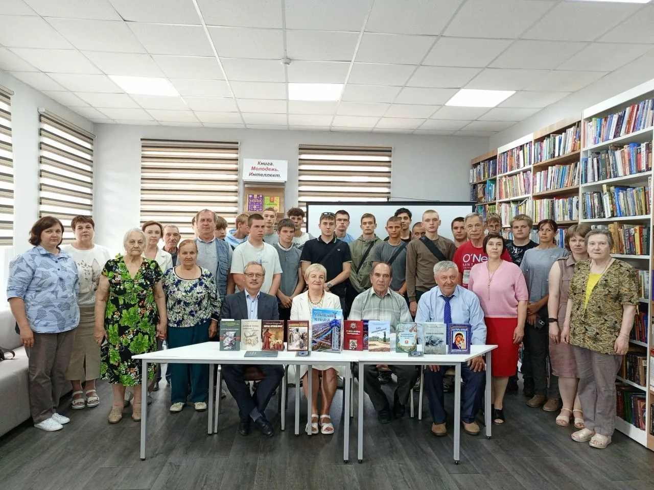 В рамках цикла творческих встреч «Литературные ступени», в Чаплыгинской центральной библиотеке состо