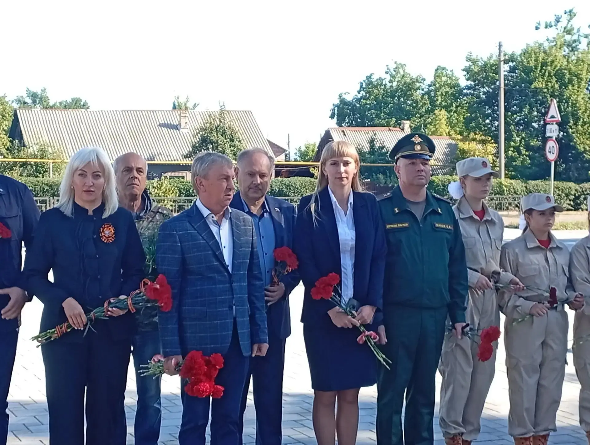 В День освобождения Донбасса вместе с коллегами пришли к месту силы ясиноватцев – на пл...