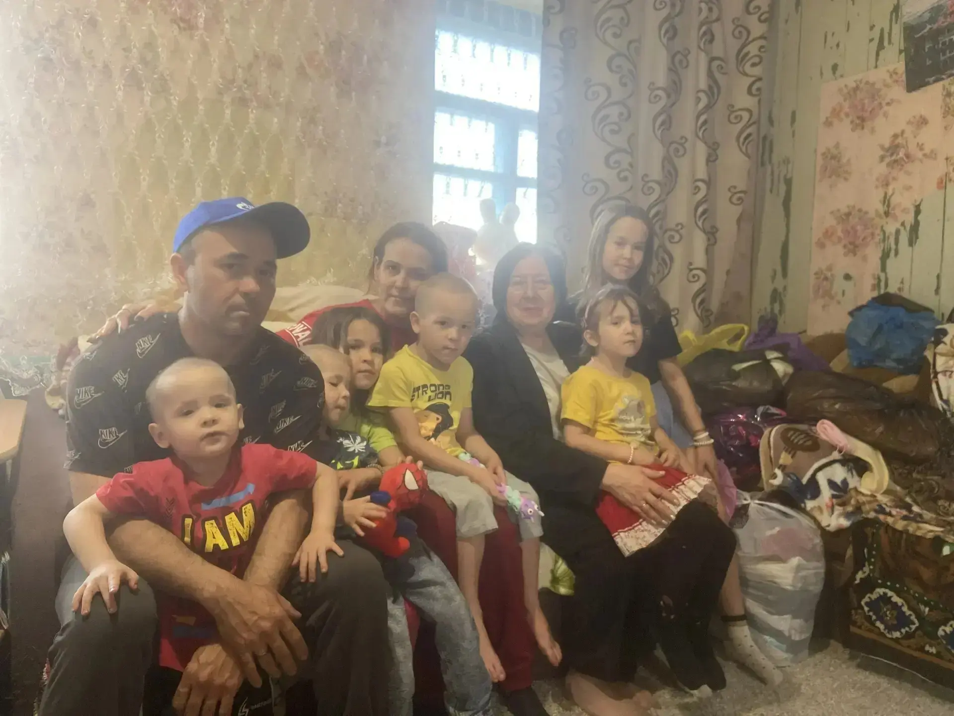 Чужой беды не бывает   В селе Никольское произошла беда. Многодетная семья Григорьевых лишилась дома