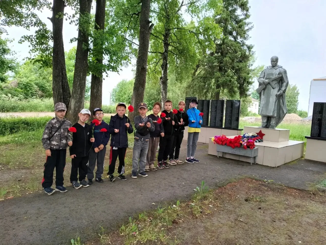 22 июня — День Памяти и скорби

Сегодня, в День памяти и скорби, мы вспоминаем одну из самых трагиче