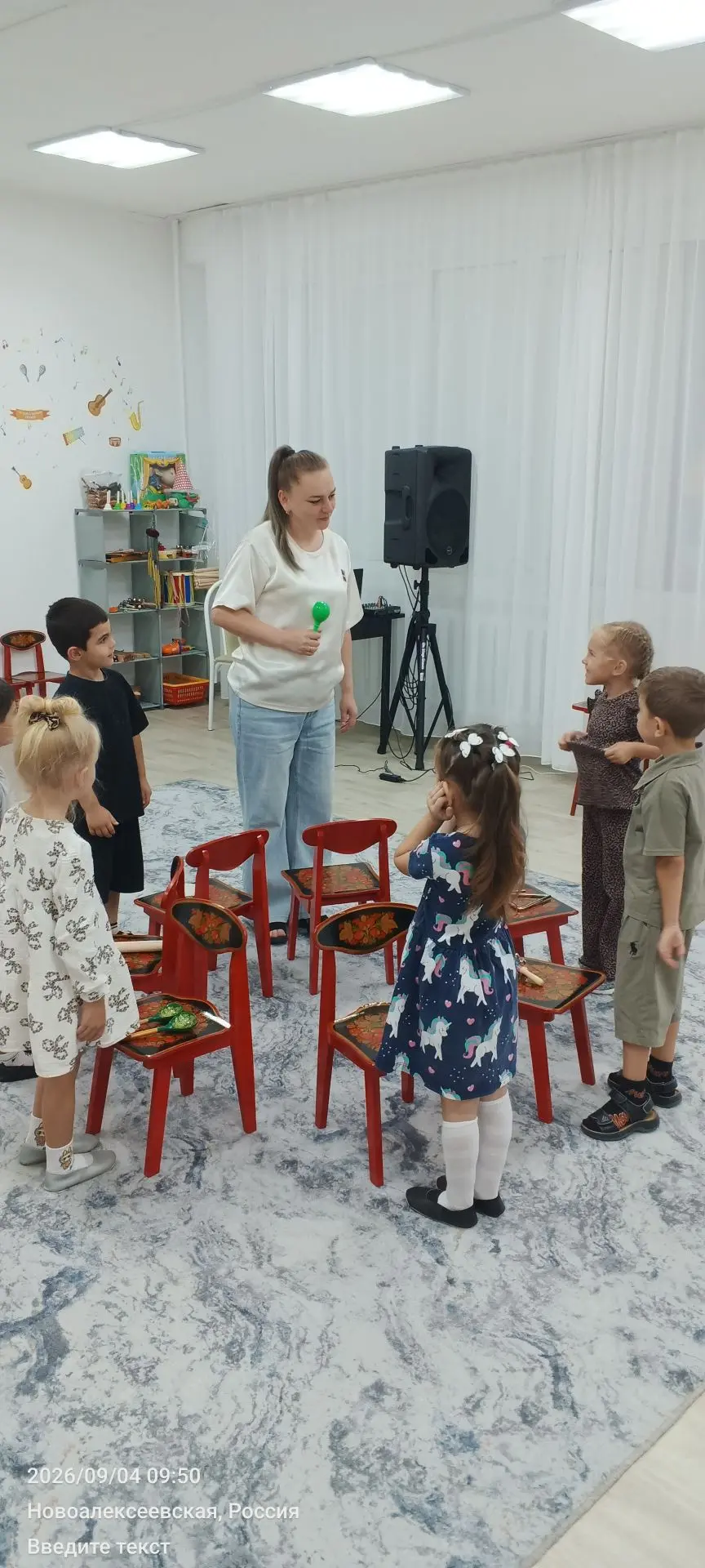 Музыкальная деятельность в старшей логопедической группе. Музыкальный руководитель:Колп...