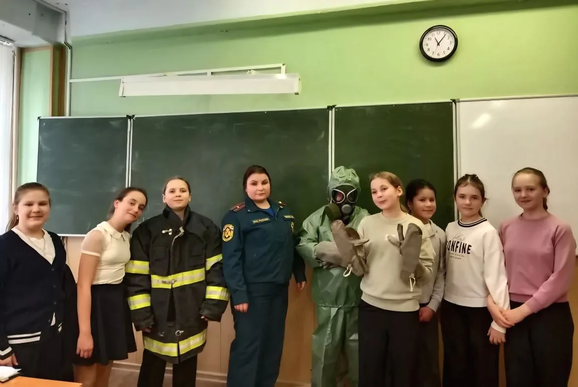🚒 Огненный репортаж из пожарной части №4: как 5Б узнал тайны профессии дознавателя МЧС!  🔥 Когда на 