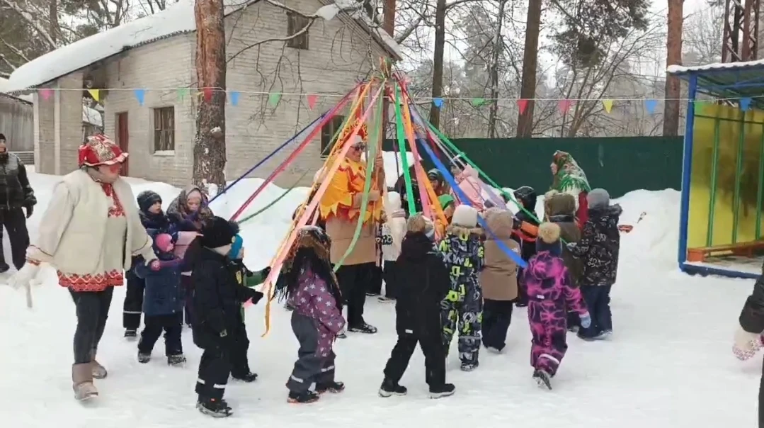 Широкое масляничное гуляние в детском саду поселка Радченко 🥞🎉