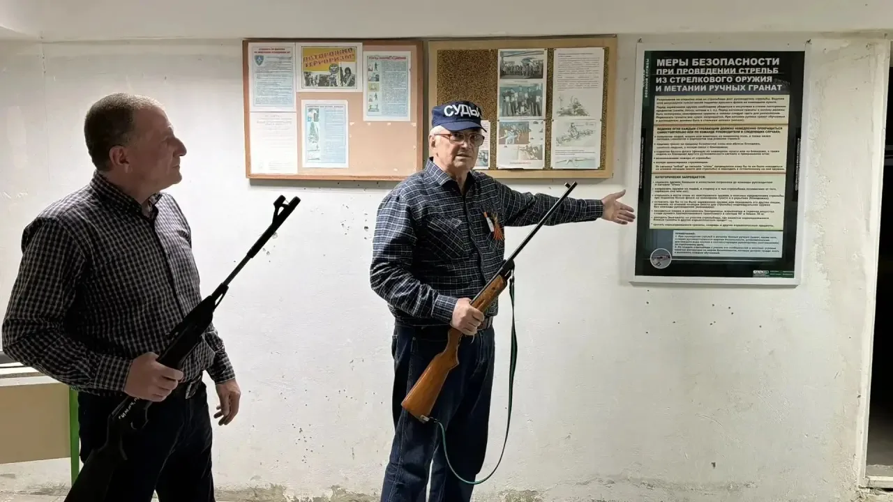 С праздником Великой Победы!  В канун дня Победы, в тире   МБОУ КГО «Средняя школа №3 им. Х.У.Богаты