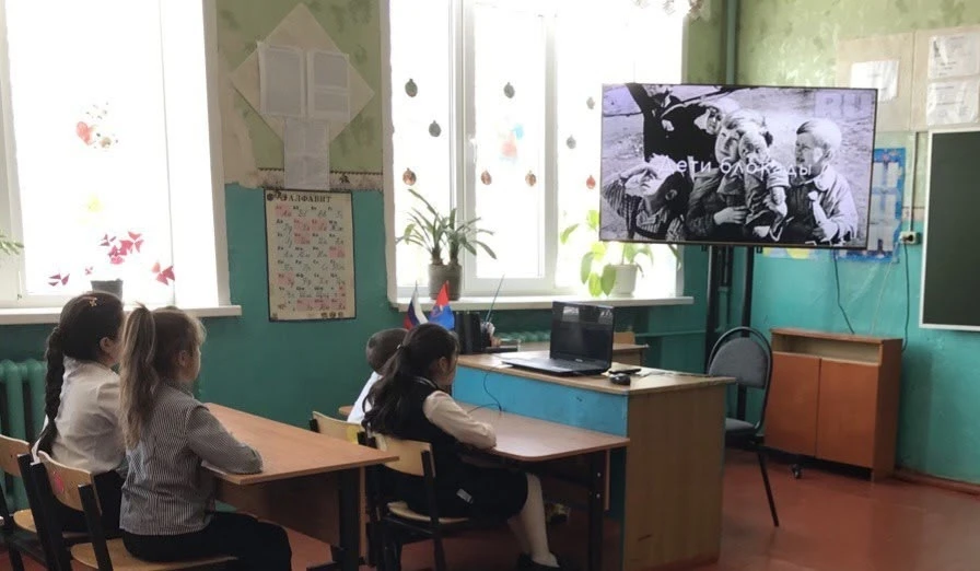 Для учащихся 1-4 классов в рамках акции «Помним Ленинград» в целях поддержки жителей города Санкт-Пе