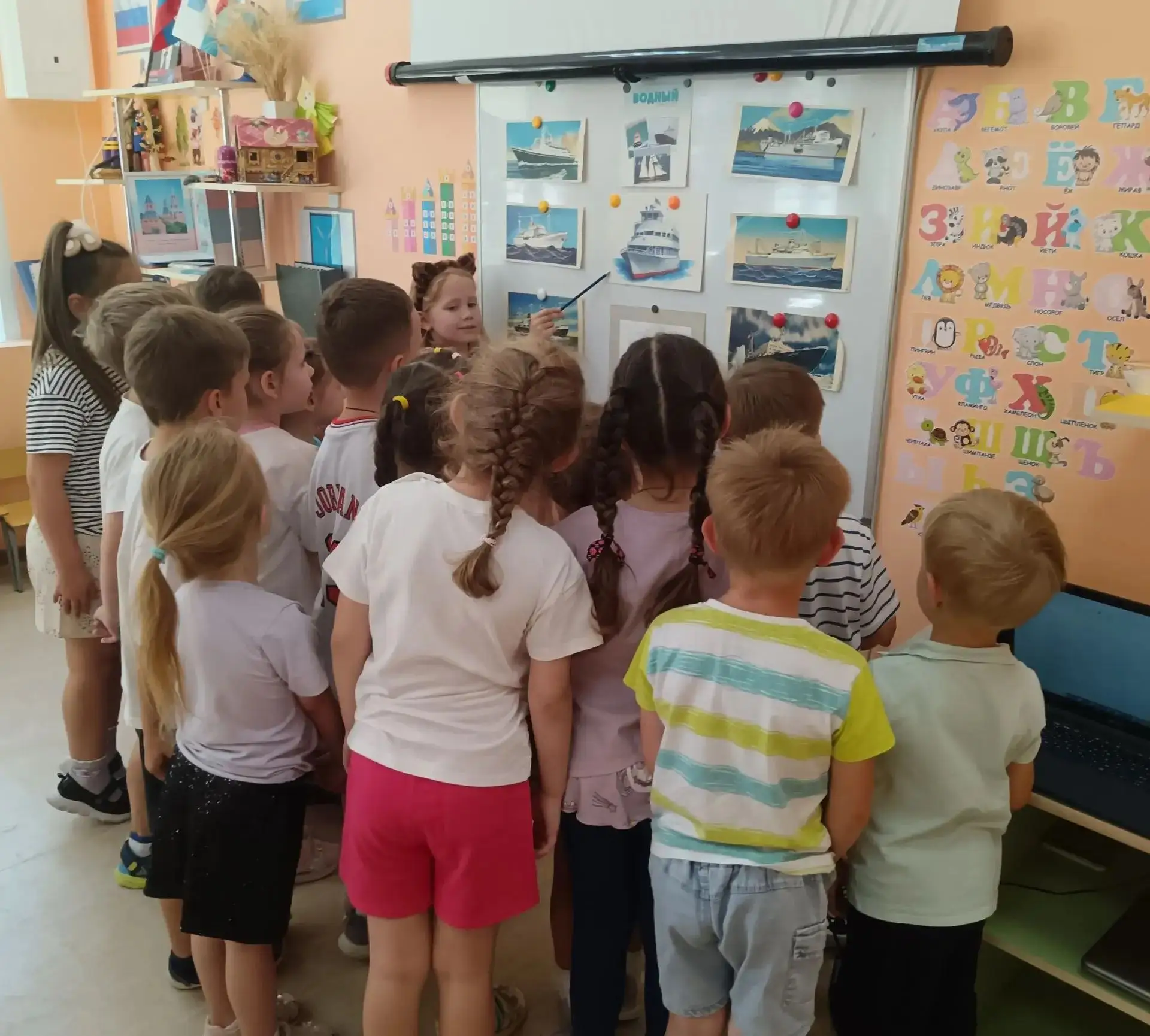 Водный транспорт всегда вызывает много интереса у детей,! Это огромное количество необычных машин: о