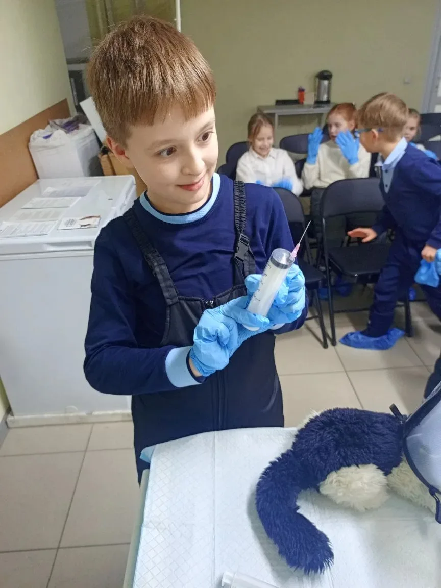 #классныеновости  ❄В зимние снежные будни ученики 2 д класса побывали на экскурсии в Ветеринарном це