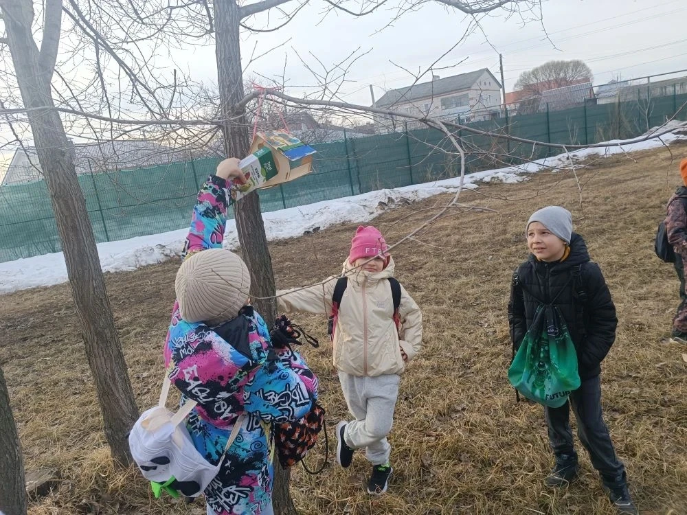 🐦✨ Мы помогли пернатым друзьям! ✨🐦  Привет, друзья! Это мы, первоклассники — участники акции «Пионер