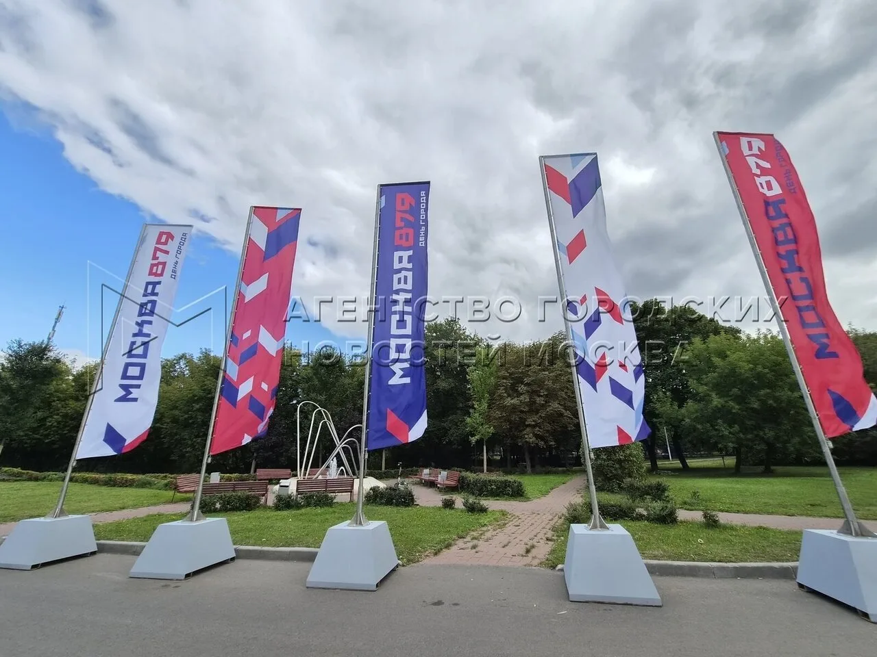 Москву продолжают украшать ко Дню города, который мы будем отмечать уже в эти выходные ❤