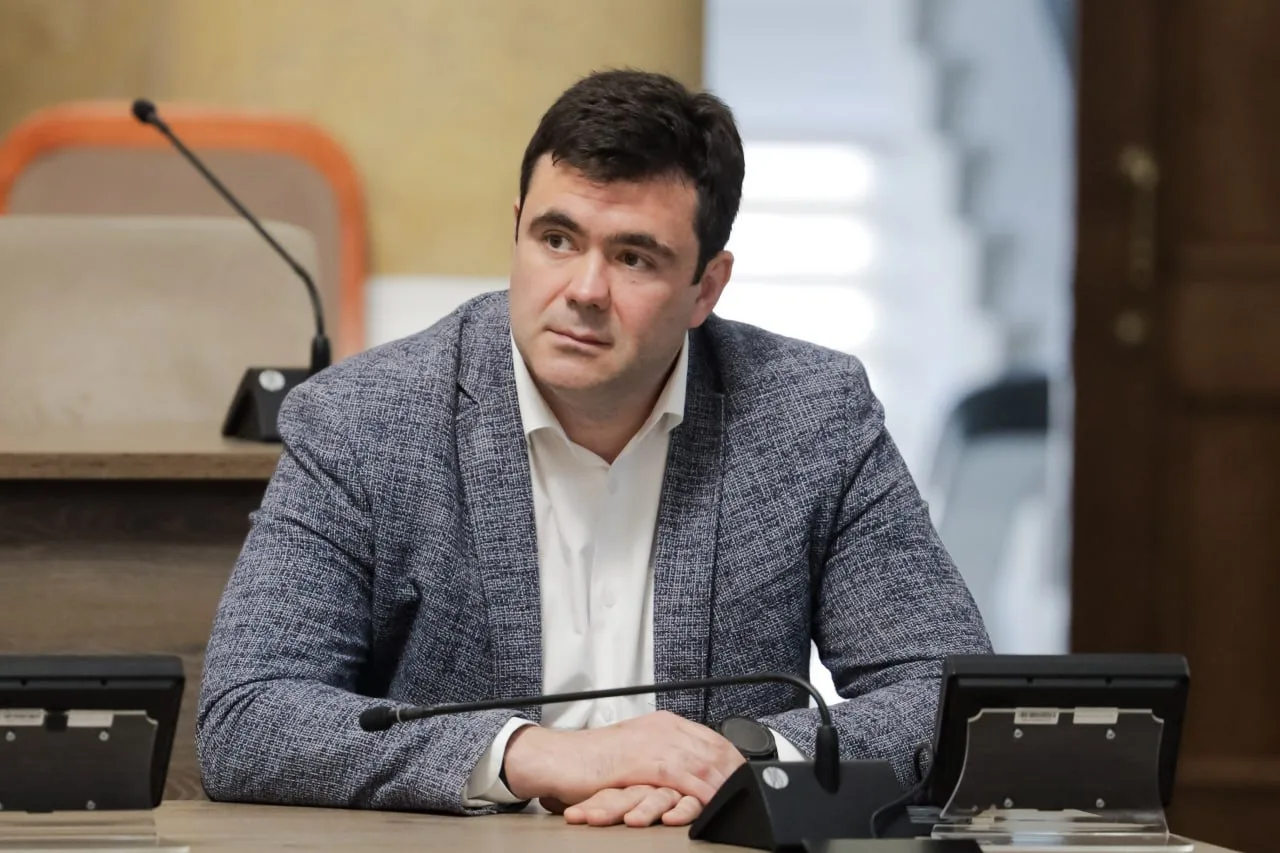 Знания сегодня - это не абстрактная ценность, а основа для решений. В управлении, бизне...