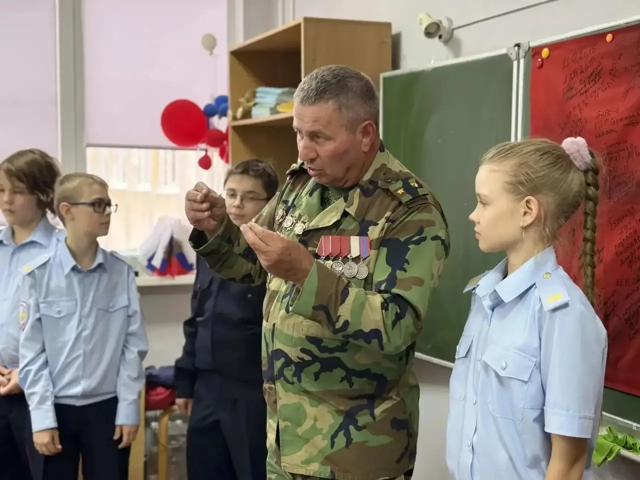 🇷🇺 В кадетском классе прошел содержательный и важный «Урок мужества»