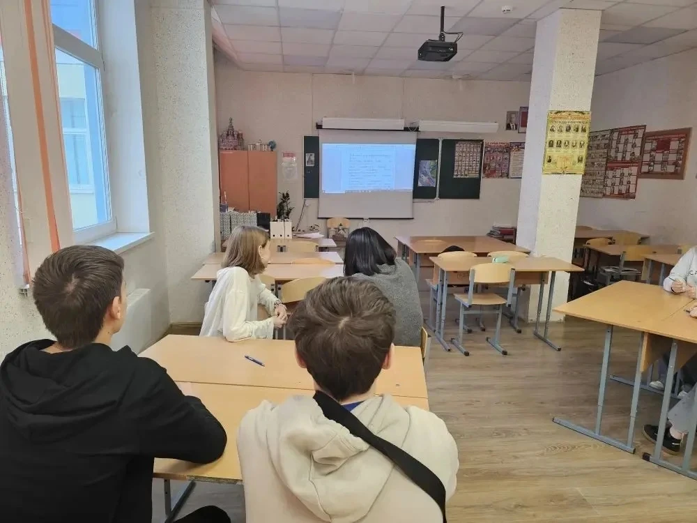 В рамках проекта «Каникулярные клубы Первых» в нашей школе состоялась квест-игра « Поехали», приуроч