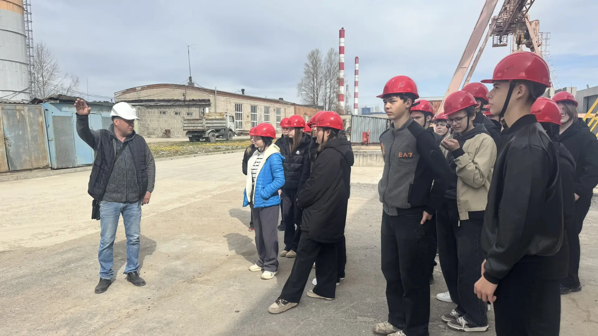 🏗️  Экскурсия на Киришский домостроительный комбинат  В рамках профориентационной недели «Без турник