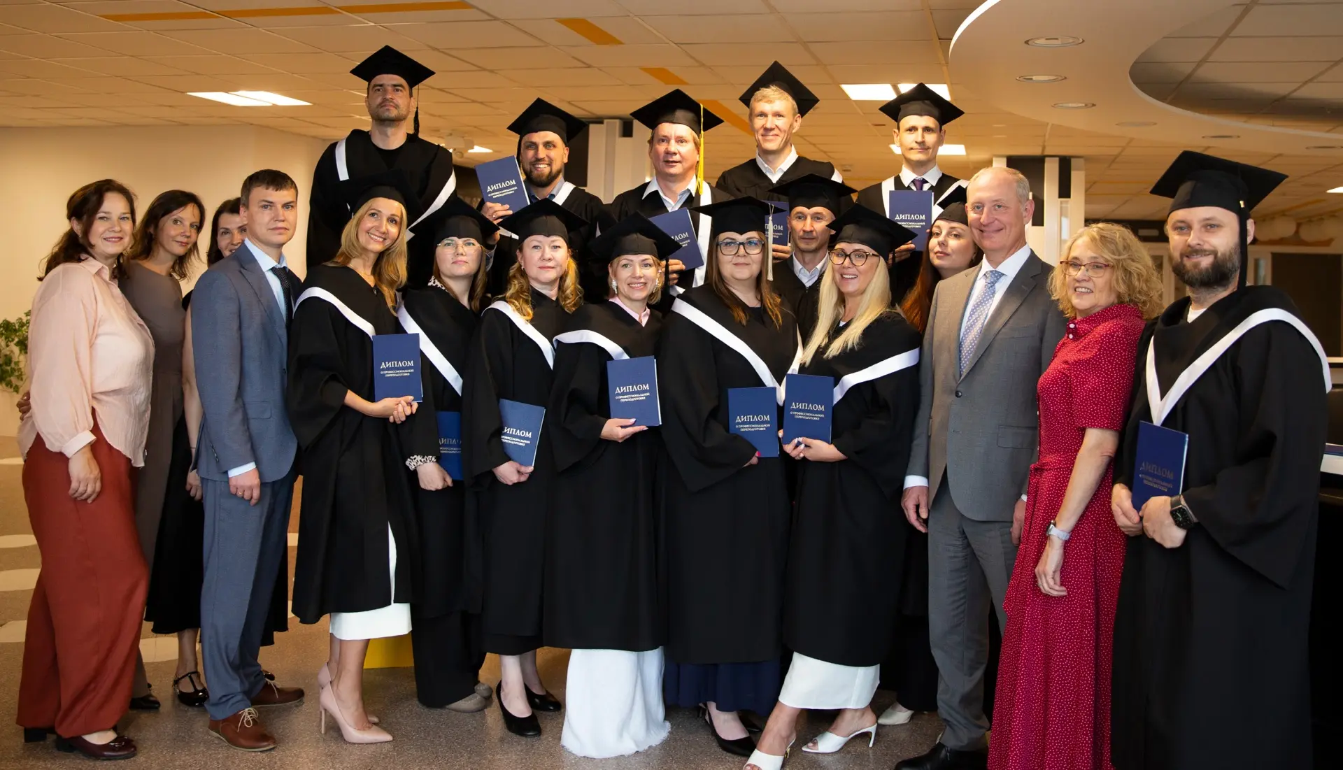 🎓 3 июля в Тюмени вручили дипломы выпускникам Президентской программы.