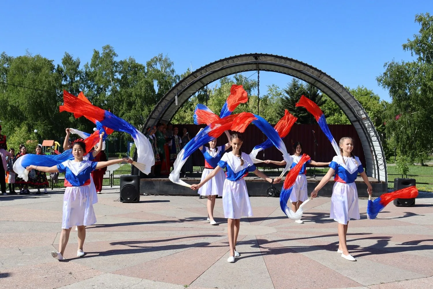 ✅ В Бурлинском районе прошел фестиваль национальных культур «Хоровод дружбы»