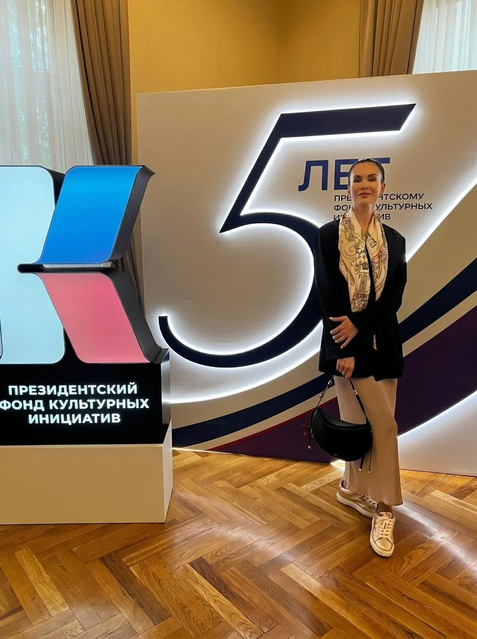 Бренд «Русские в моде» представлен на юбилейной выставке Президентского фонда культурных инициатив.
