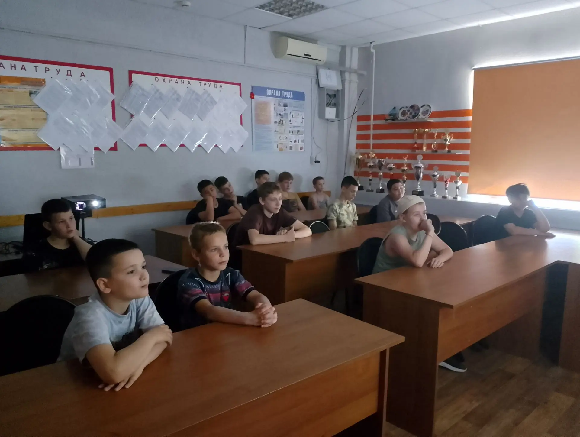 🎥Сегодня для юных спортсменов, посещающих профильный спортивный лагерь "Спортландия", организована 