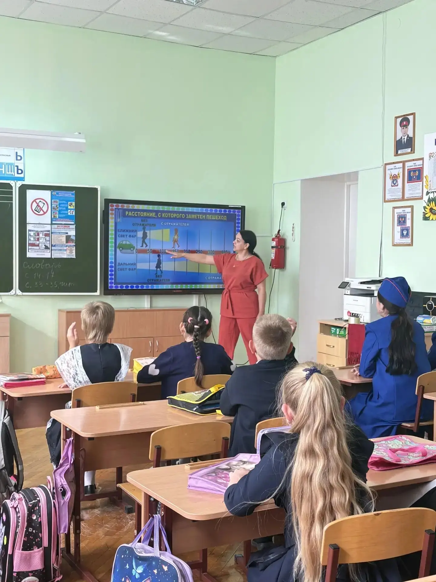 В Боковской школе прошла акция "Засветись в темноте".