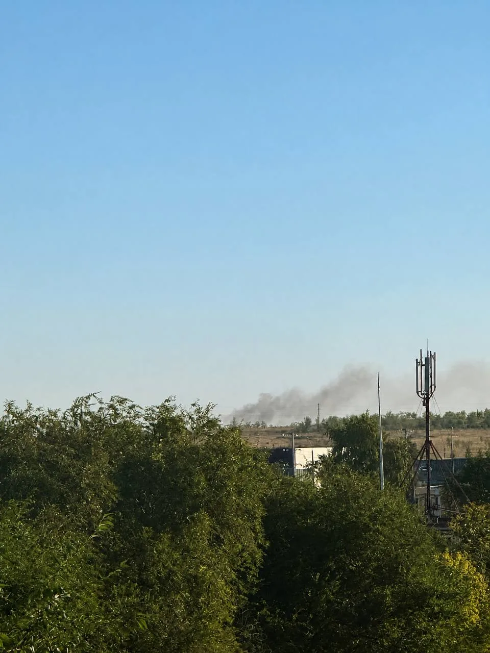 «Обломки БПЛА» упали на территорию логистического комплекса Ozon в Оренбурге, произошло...