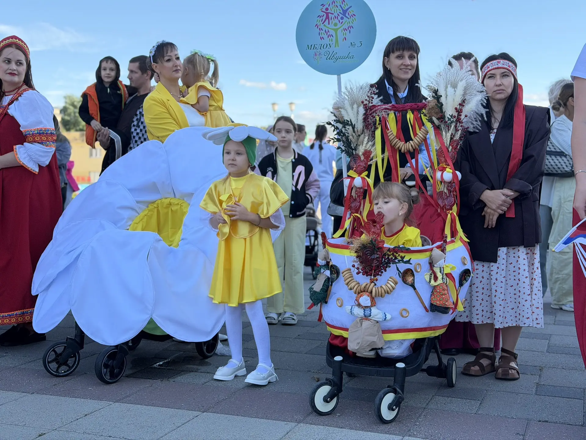 В Пятигорске состоялся городской фестиваль дошкольников «Город цветов, город детей», це...
