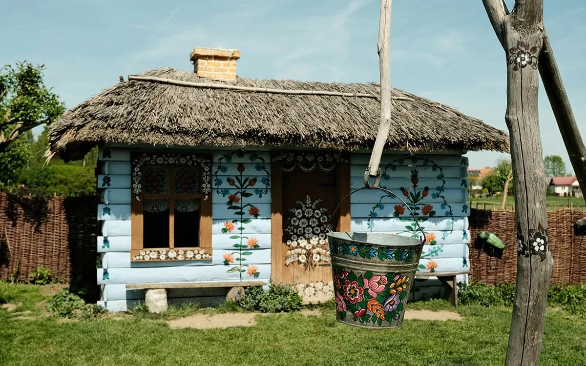 Что думаете про "русский стиль" в загородных домах? Кажется, многие представляют себе избу с резными