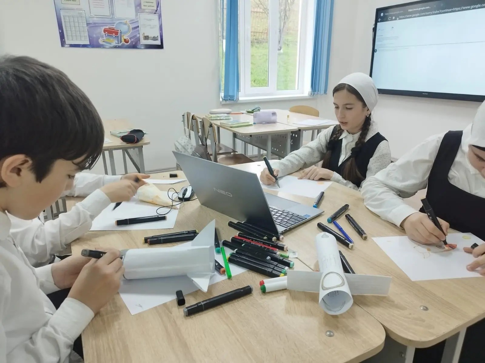 🚀 «Вперёд, к звёздам!»: как 8-й класс погрузился в космическую эру