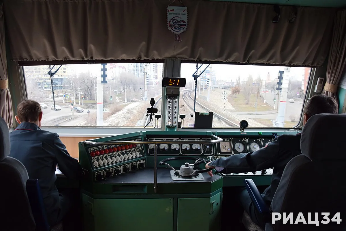 🚅 В Волгограде одну электричку заменили другой.