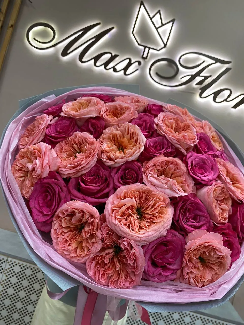 Бесплатная доставка цветов https://maxflorabuket.ru/collection/bukety