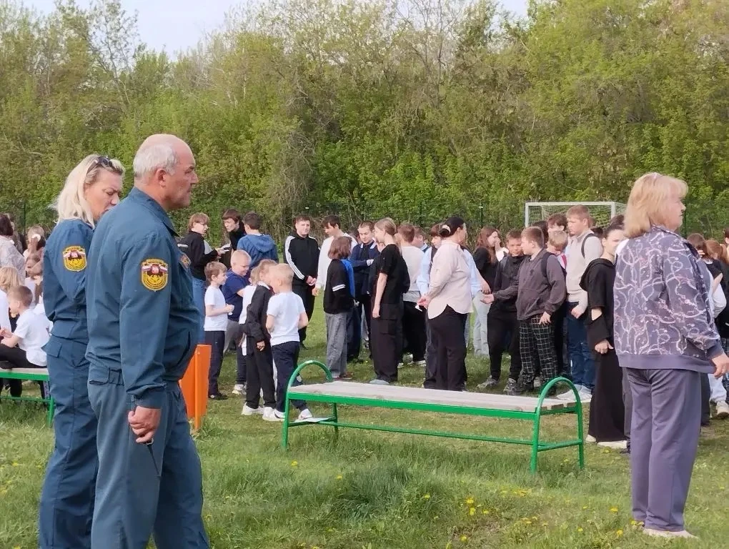 8 мая для всех учащихся школы была проведена тренировочная эвакуация в рамках обучения пожарной безо