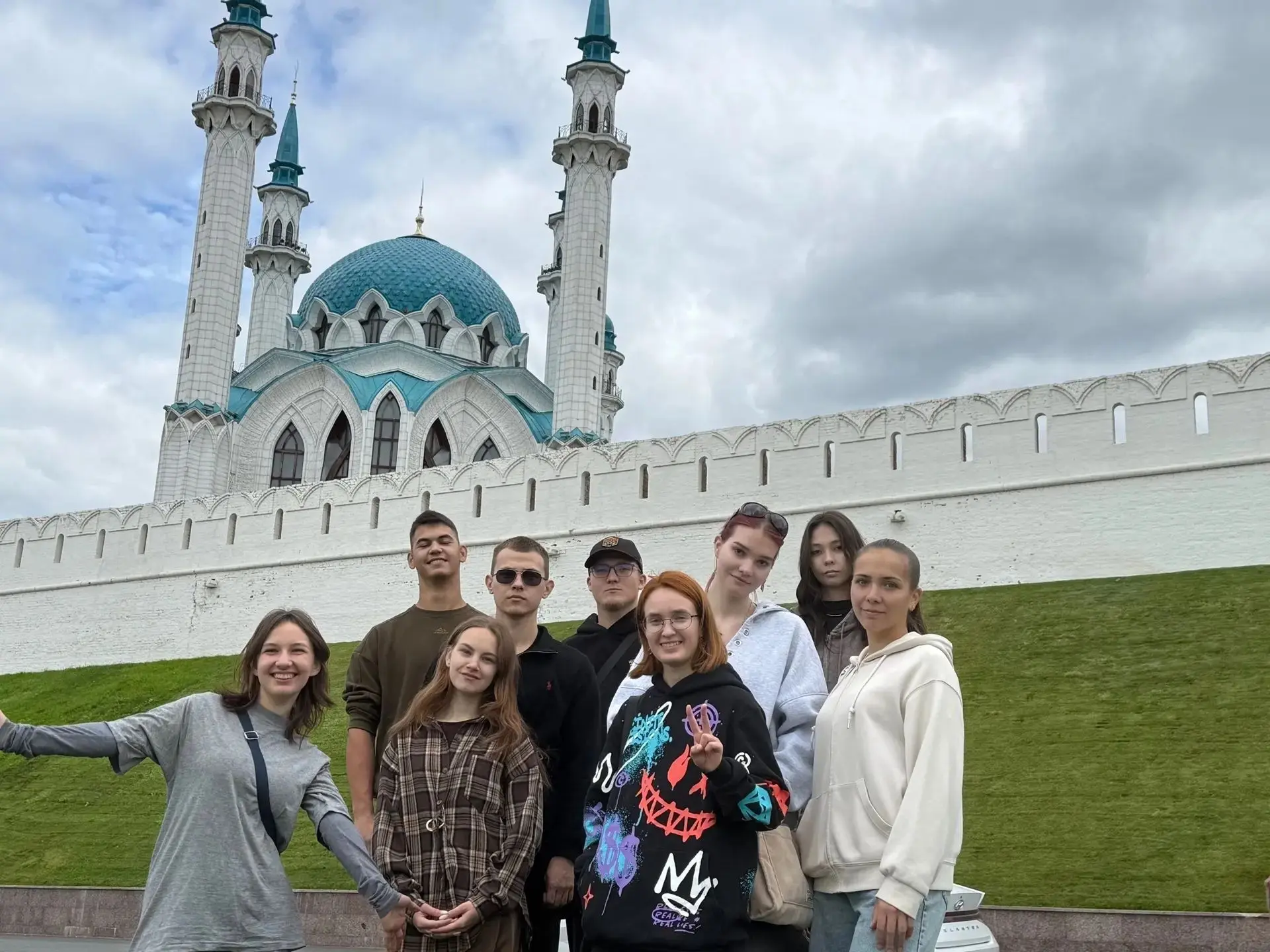 Студенты КГЭУ приняли участие в патриотической акции, посвящённой Дню Республики Татарс...