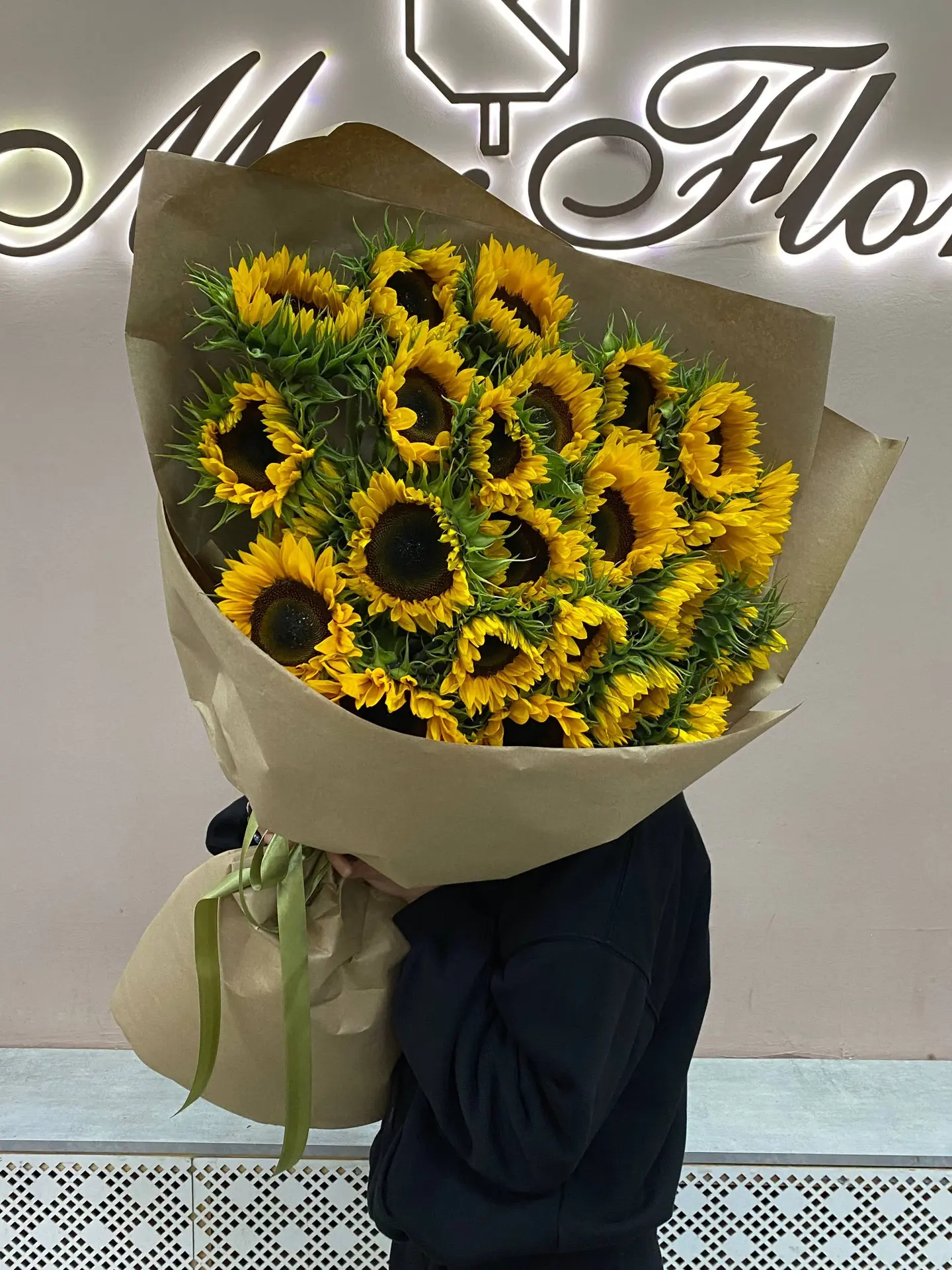 Бесплатная доставка цветов https://maxflorabuket.ru/collection/bukety