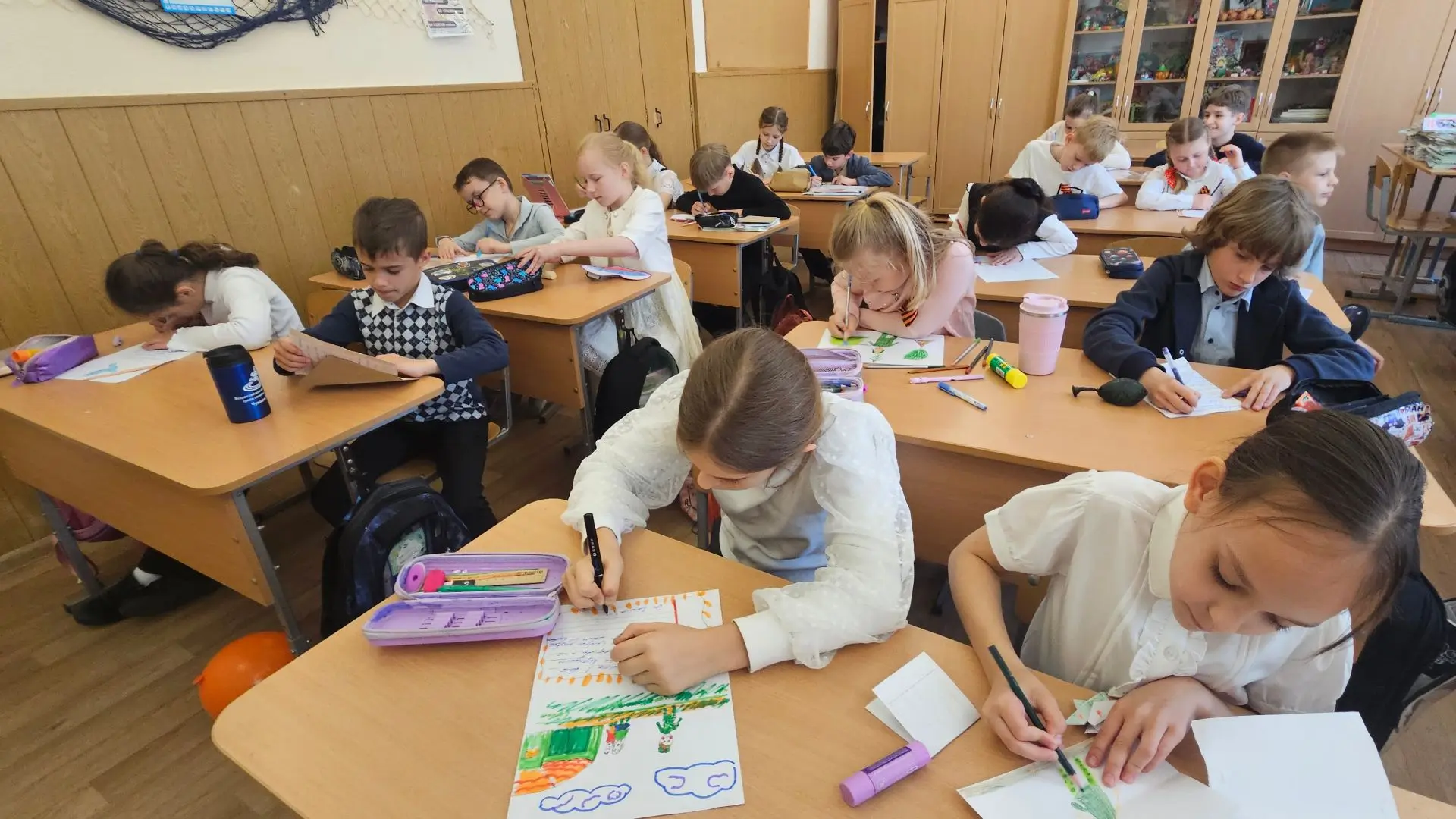 "БИБЛИОТЕКА"📚 - "ПАМЯТНЫЕ ДАТЫ"🔥  В актовом зале гимназии прошла литературная игра «Подвиг в строках