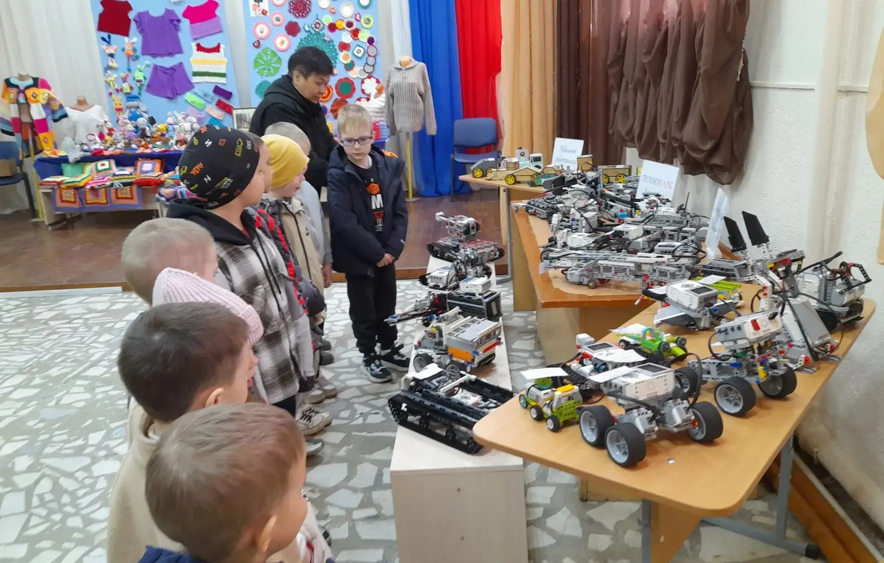 Творим, создаём, побеждаем: отчётная выставка Центра внешкольной работы