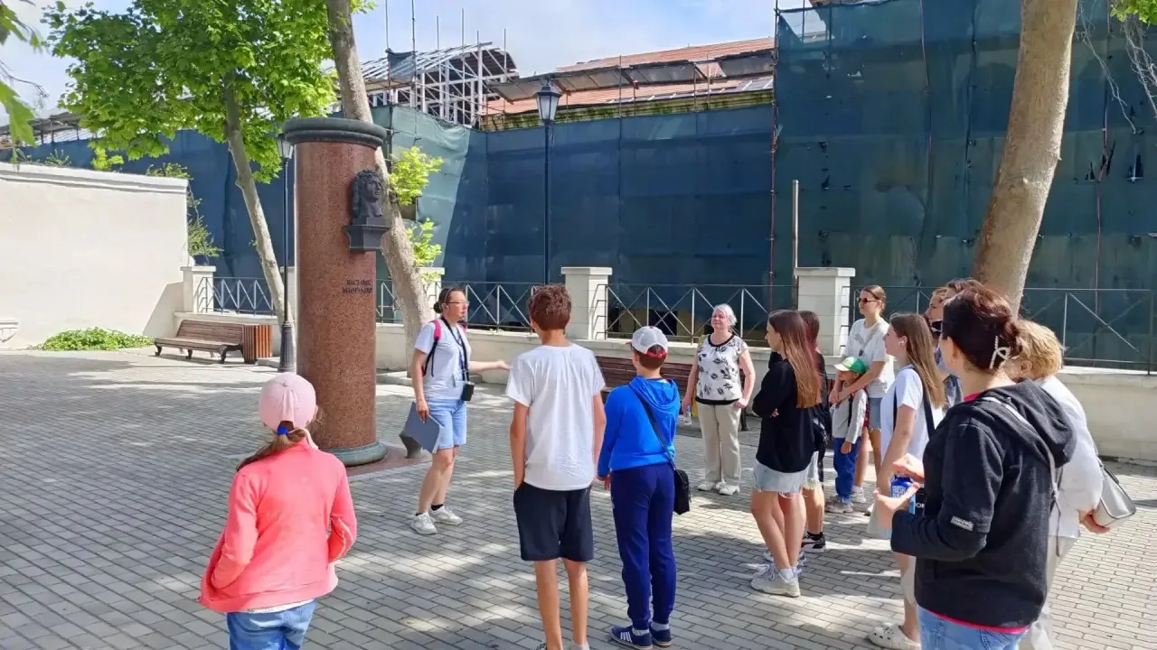 🌆 Сегодня наши ребята отправились на увлекательную экскурсию по центру города! 🏛️

Мы посетили ист