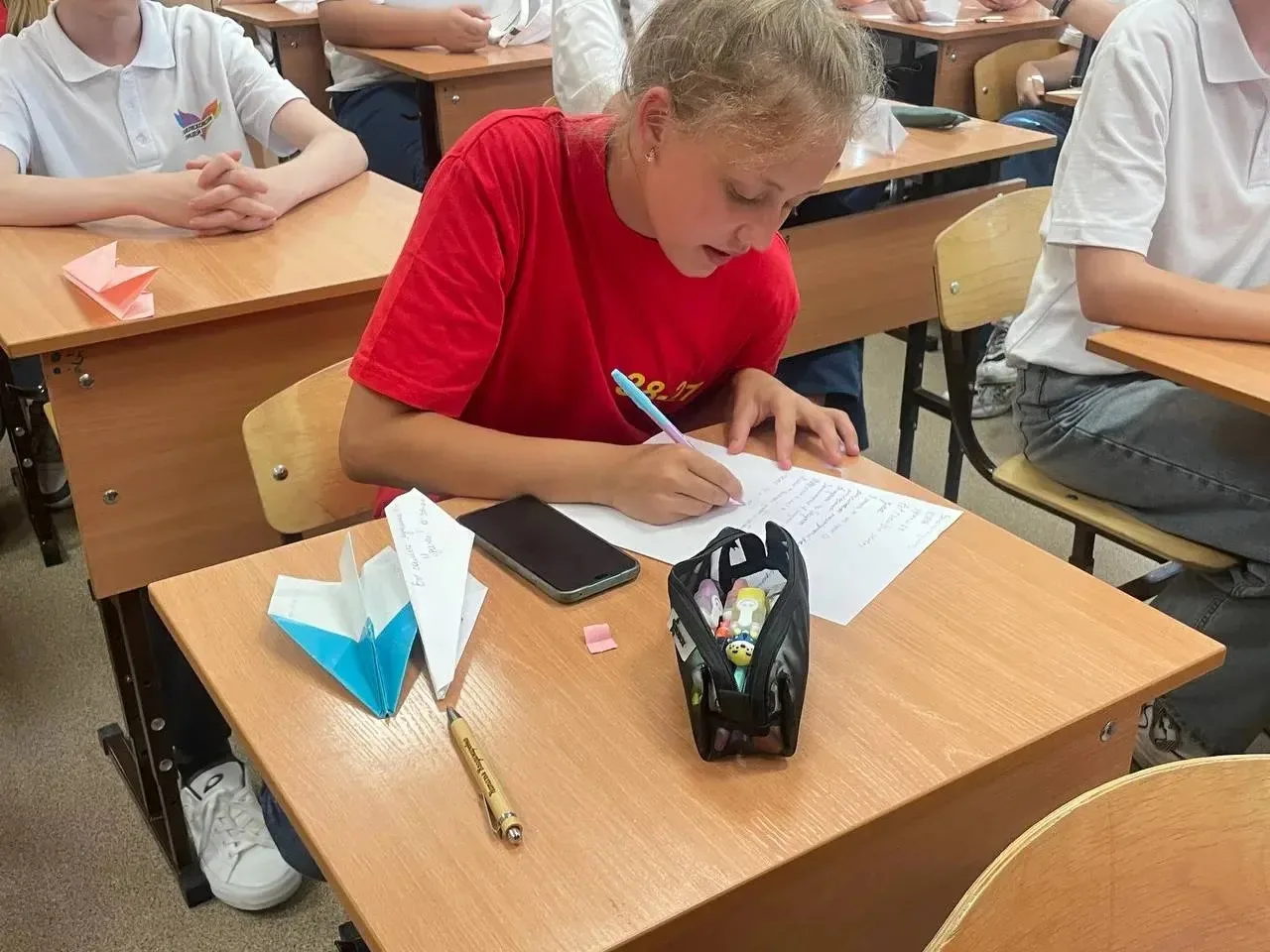 Сегодня, в День знаний, в нашем лицее прошла трогательная традиция «Самолетик будущего»...