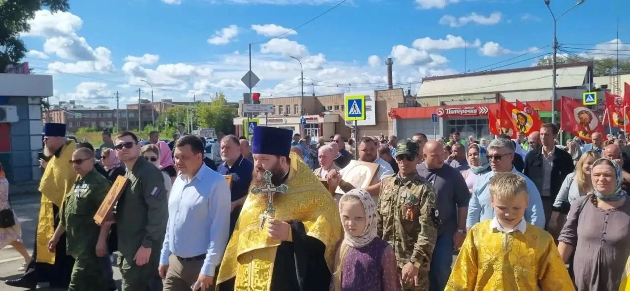 🇷🇺Воспитанники ВПК имени В.В. Владимирова приняли участие в крестном ходе, приуроченн...