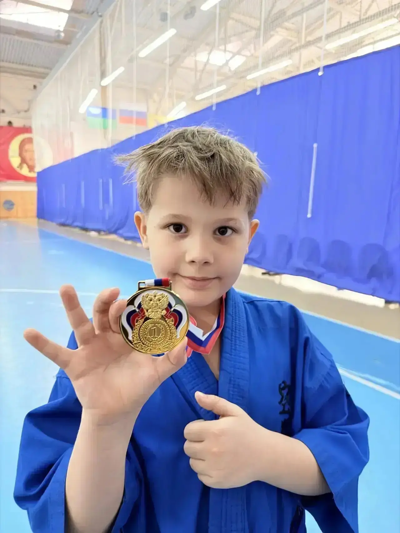 🥇 ПОЗДРАВЛЯЕМ🎉  Поздравляем ученика 1 «Б» класса Даниила Зверева с блестящей победой! Он занял 1 МЕС