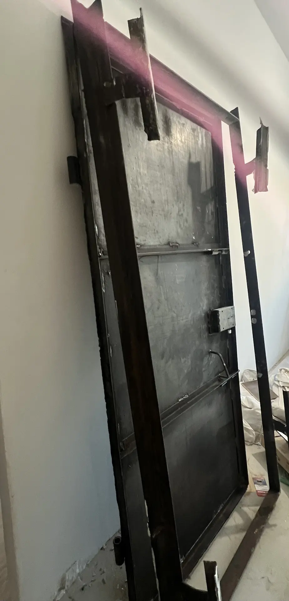 Продам дверь, самовывоз, 89133451730
