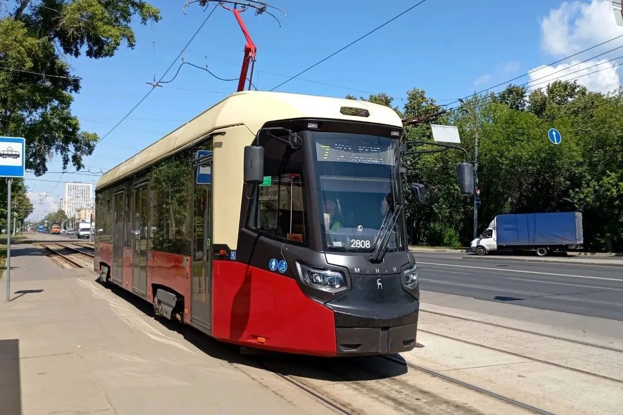 В Нижнем Новгороде пассажиры трамвая напали на водителя и серьезно его избили. Пострада...