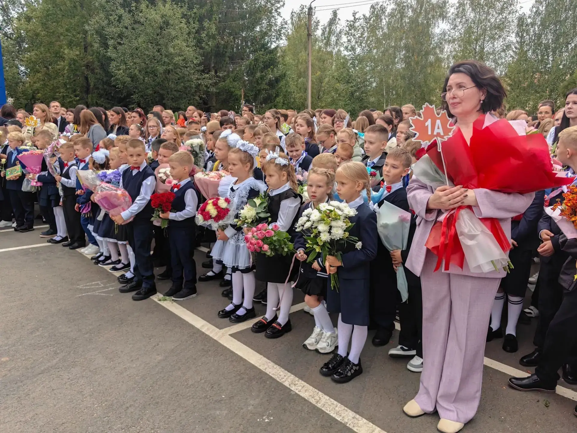 🔔 Торжество знаний и традиций: 1 сентября в Тверской области за парты сели тысячи школ...