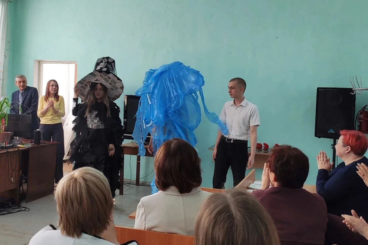 Весенний калейдоскоп: поздравления и экологическая мода в ТТТ! 🌷👔