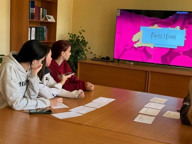 В гости к народам России! 🇷🇺В нашей библиотеке прошла интерактивная программа для сту...