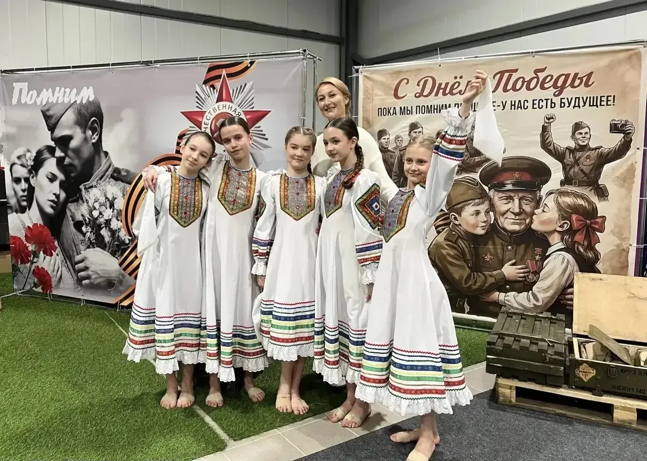 Яна Д., ученица 5 «Б» класса, в составе хореографического коллектива центра искусств «Традиция» прин