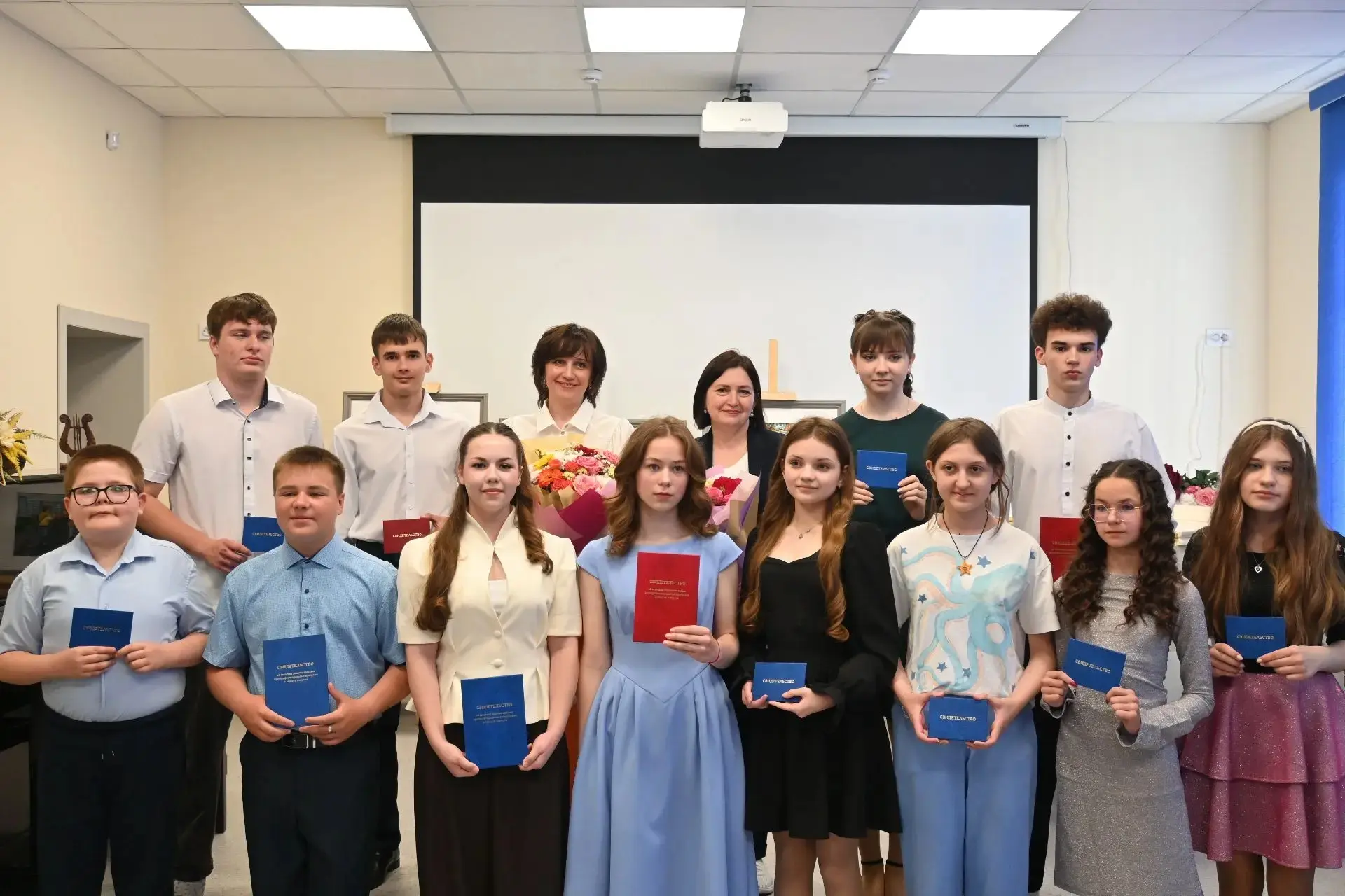 🎉Торжественный выпускной в Долгоруковской детской школе искусств имени С.Н. Василенко

⭐В уютном ко