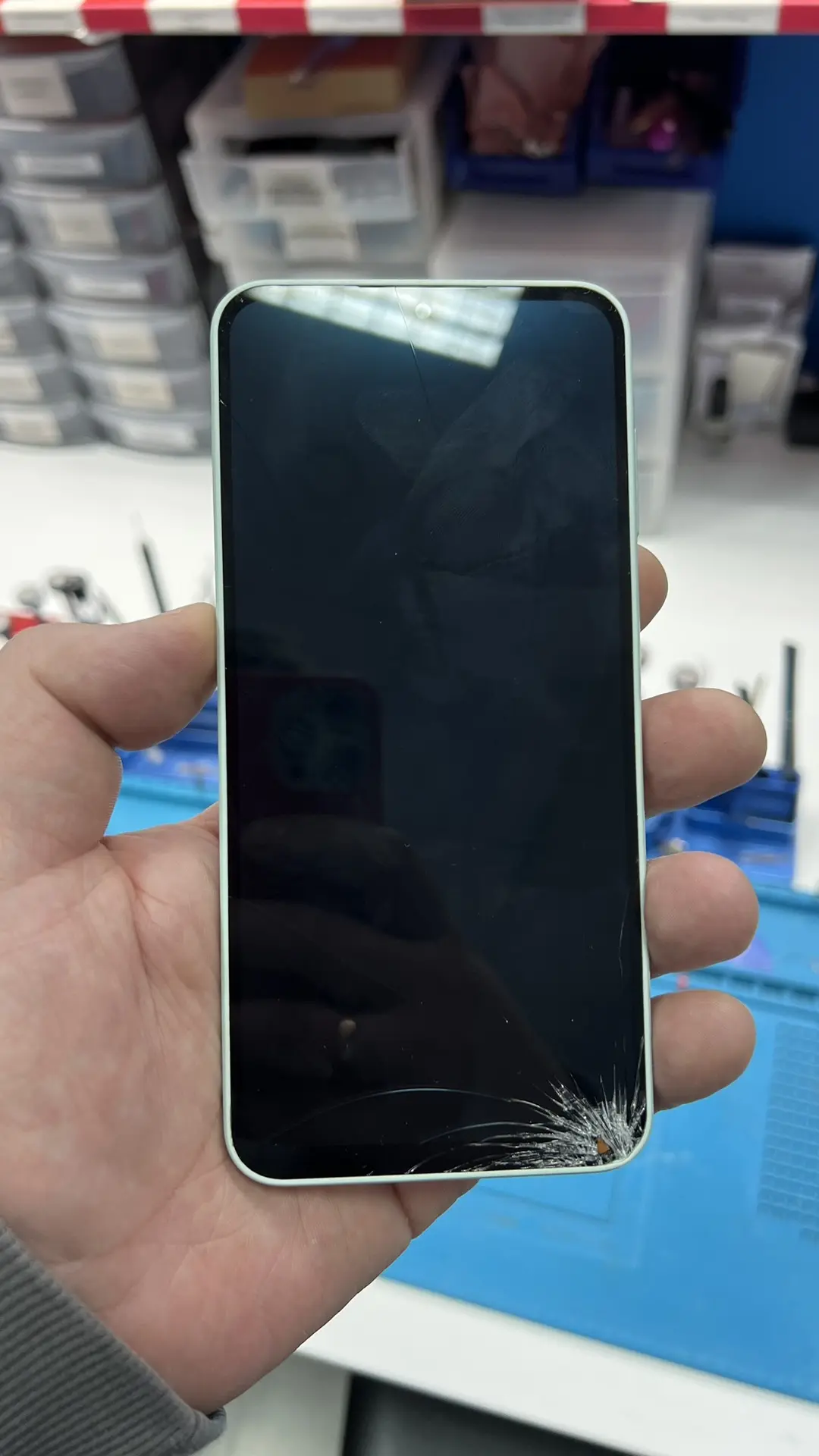 😢 Samsung Galaxy A16, разбит экран.

Починили за 2 часа:

🔥 Новый дисплей - качественный аналог;
�