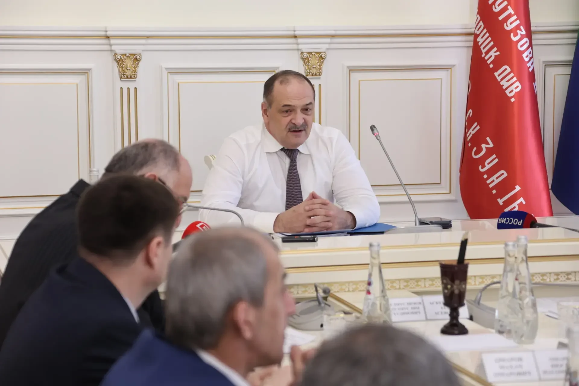 📄 Утро для органов власти началось с совещания по актуальным вопросам под руководством...