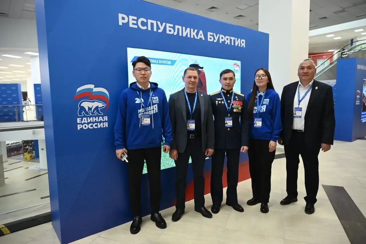 В составе делегации от республики работаю на форуме партии «Единая Россия» «Есть результат!» во Влад