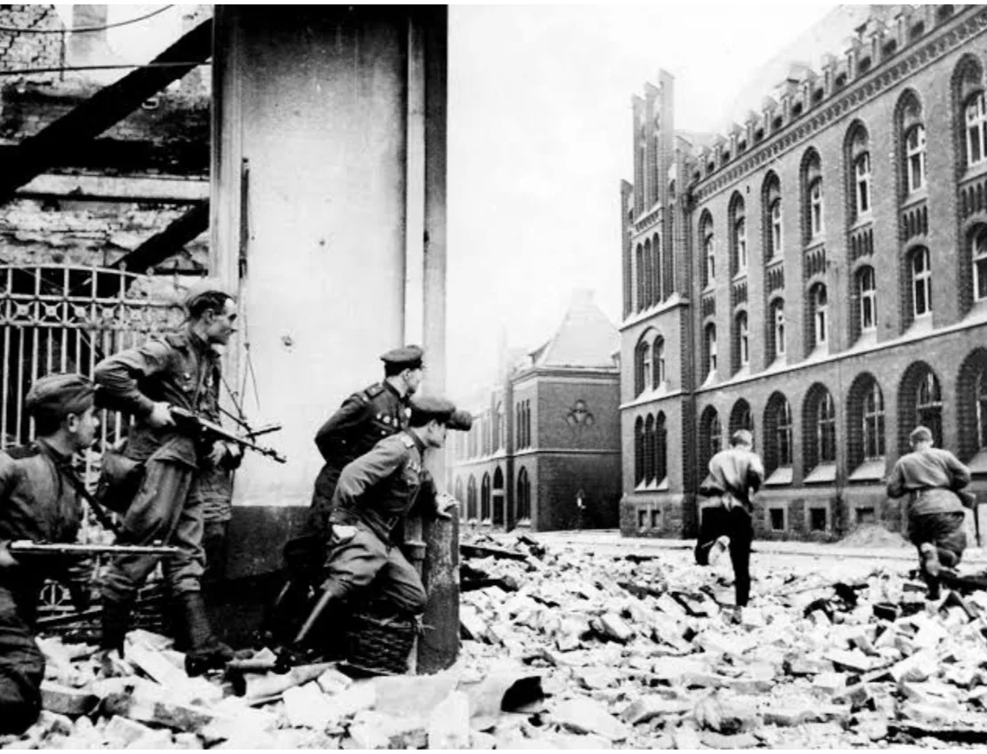 Хроника. 1 мая 1945 года. Чтобы помнили  💥Войска 1-го Белорусского фронта овладели Бранденбургом, в 