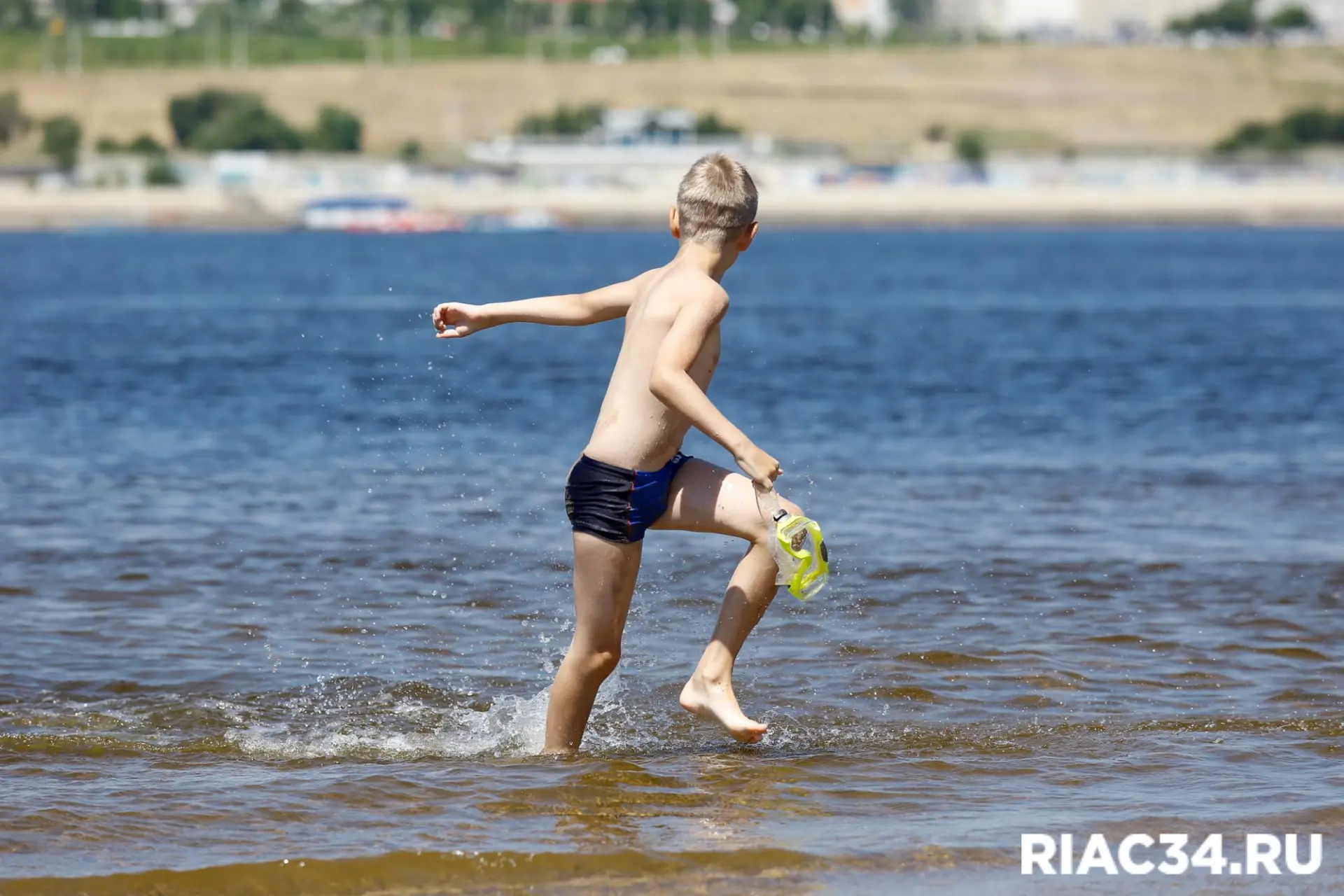 🏖️ Названа официальная дата открытия пляжа в Волжском.