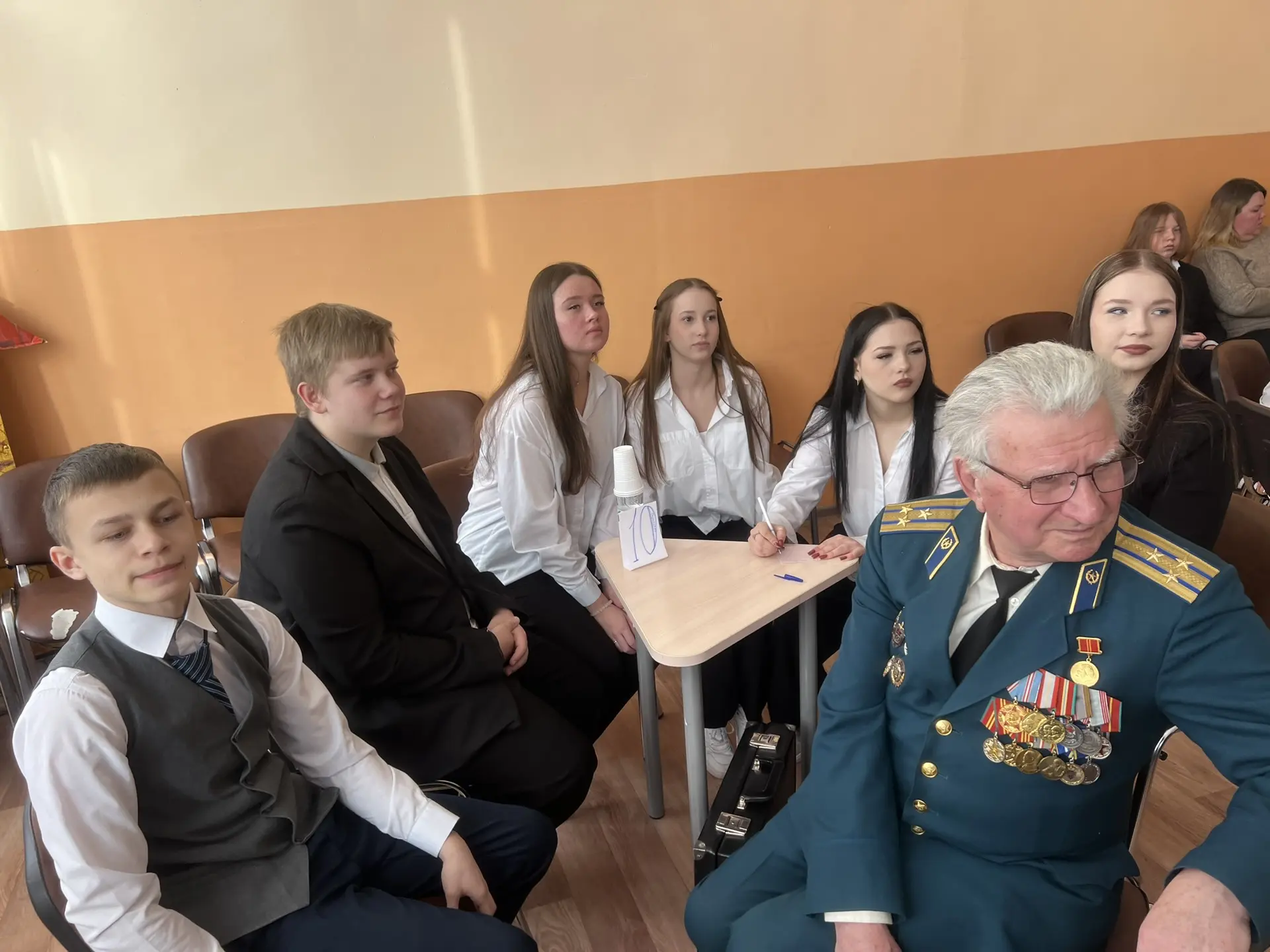 Привет, #стодевятка!  🎖Вчера мы приняли участие в событии «Диалог поколений»  🎤Для ветеранов Индустр